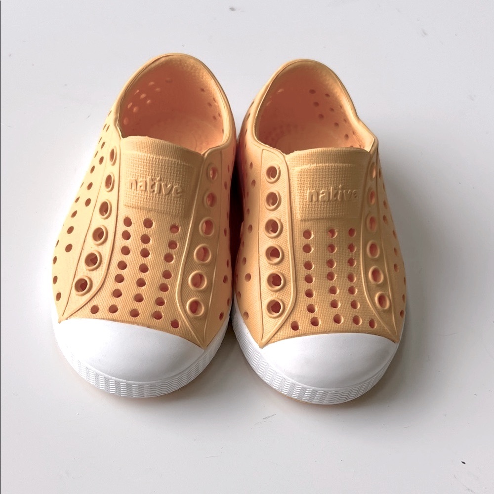 Native Kids Bright Yellow Water Shoes Sz C4 swim vacation beach trip toddlers